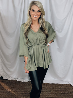 Leggings feature a solid base color, pleather material, high waist line, fitted ankles, and runs true to size! -BLACK