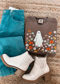 Wildflower Ghost Graphic Tee (S-2XL)