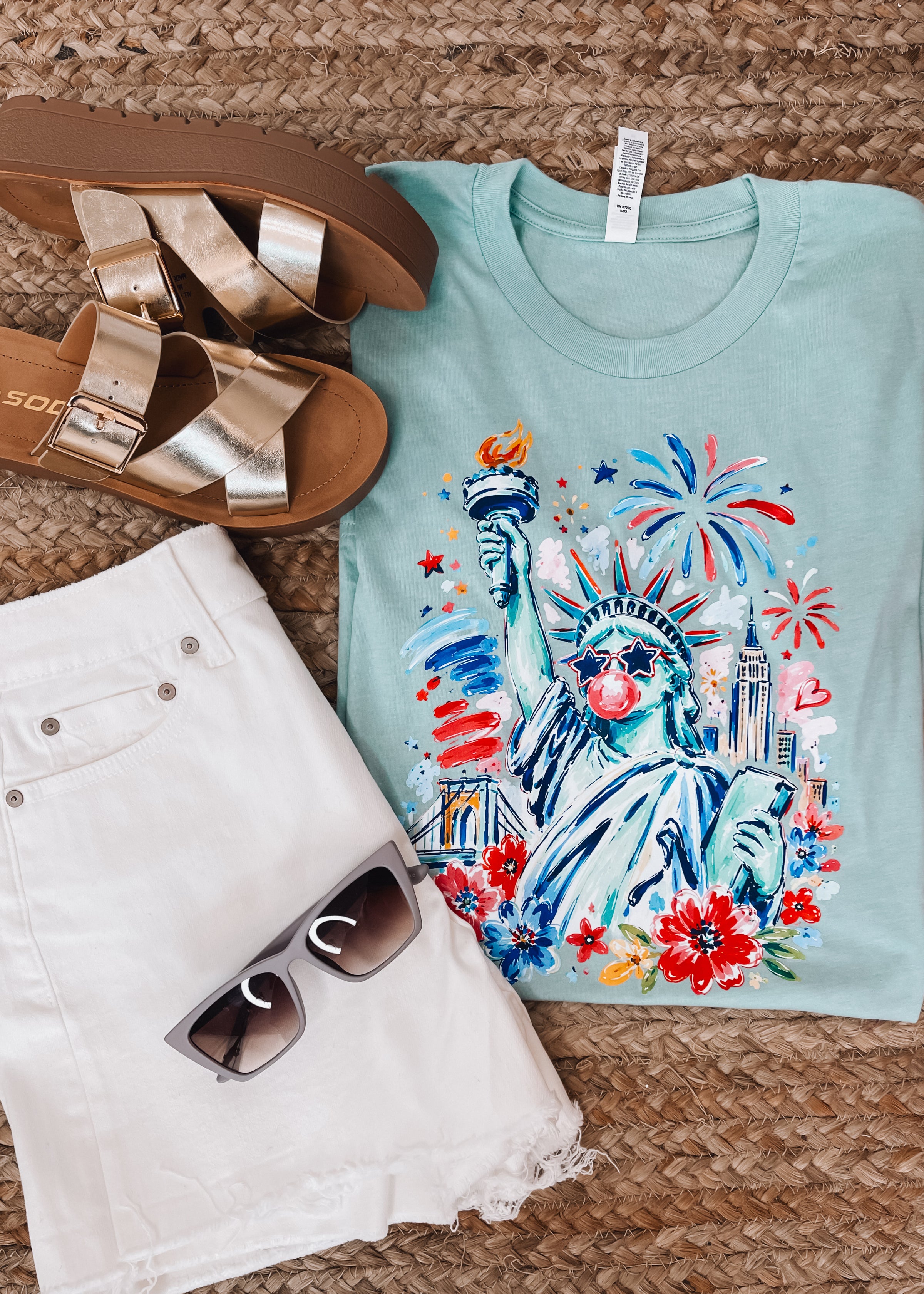 Statue Of Liberty Blowing Bubble Gum Graphic Tee (S-2XL)