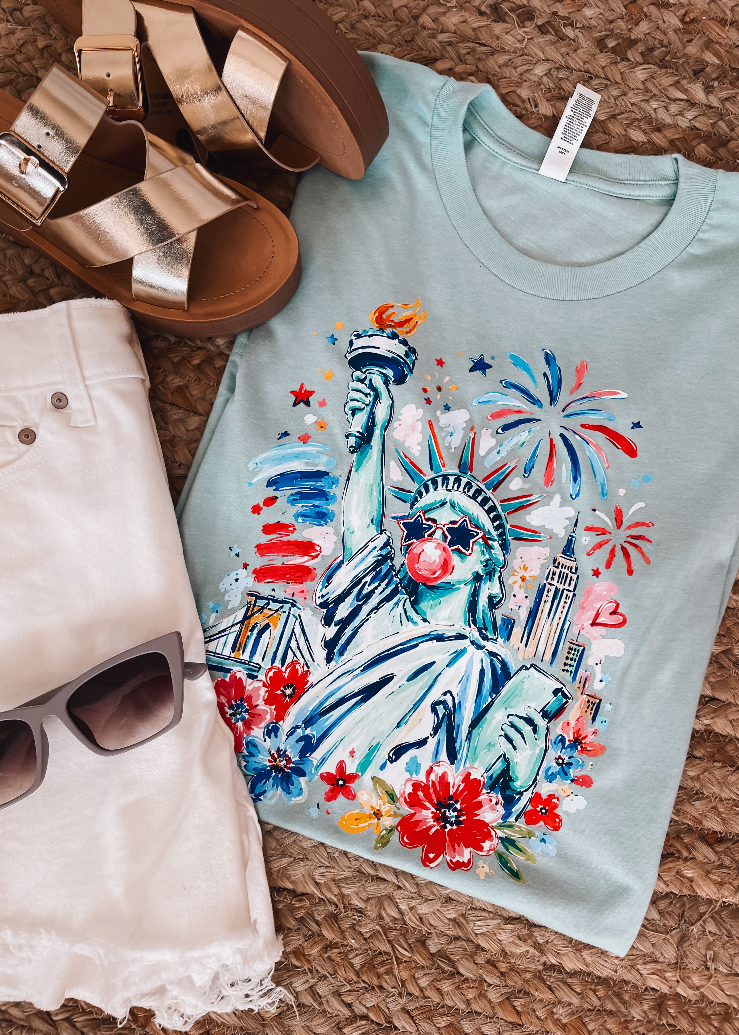 Statue Of Liberty Blowing Bubble Gum Graphic Tee (S-2XL)
