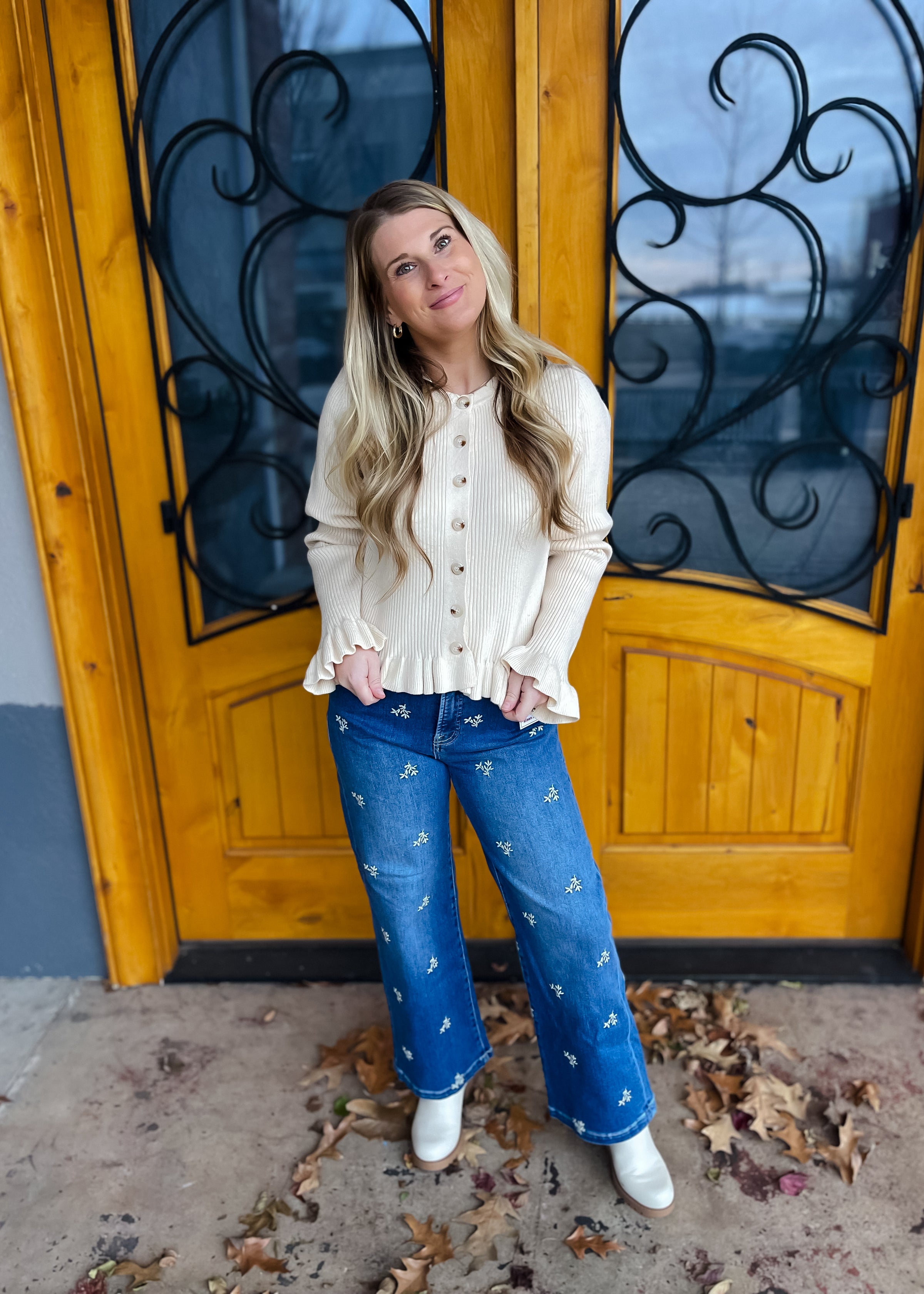 Petal Perspective Tummy Control Cropped Embroidered Risen Jeans