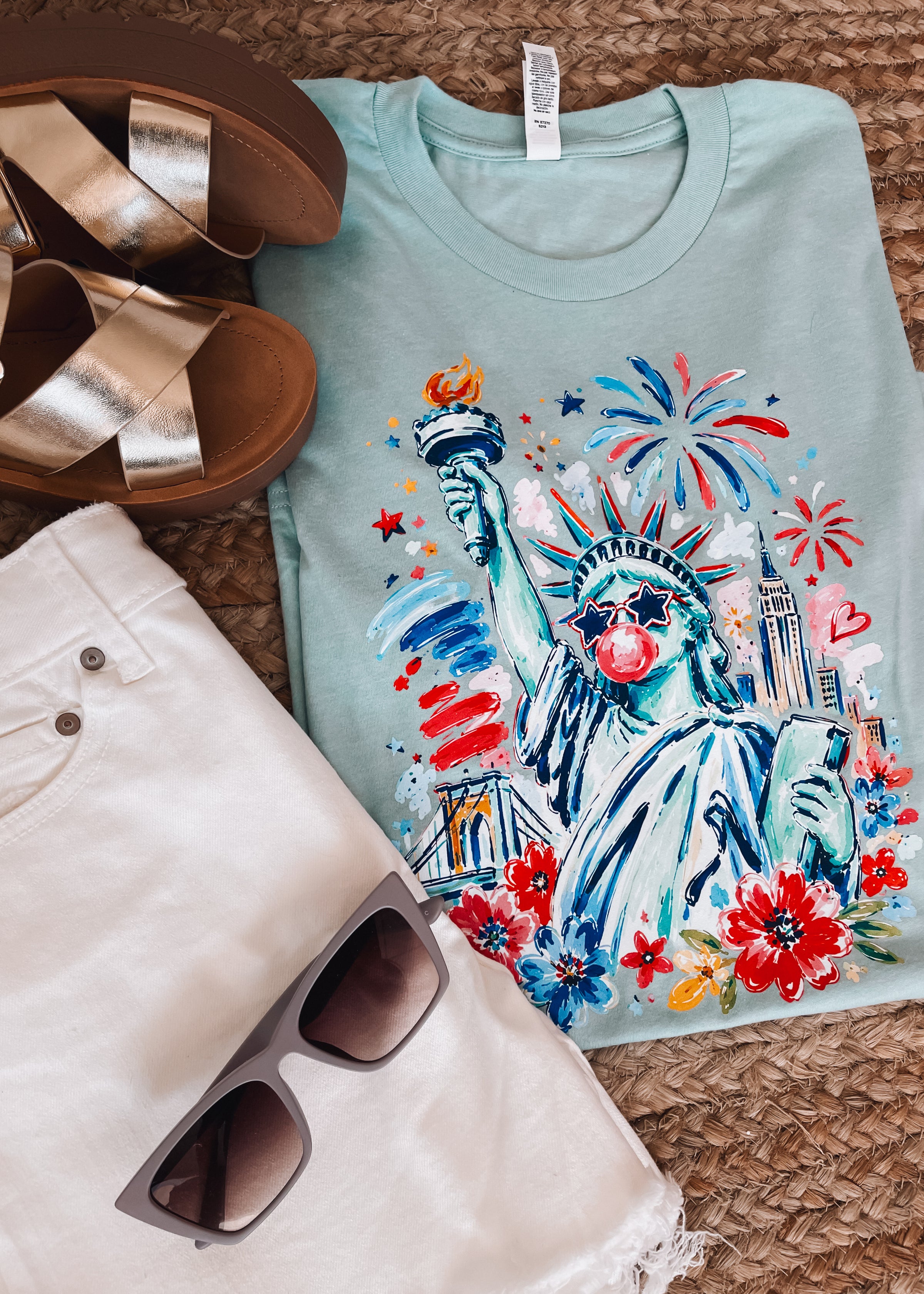 Statue Of Liberty Blowing Bubble Gum Graphic Tee (S-2XL)