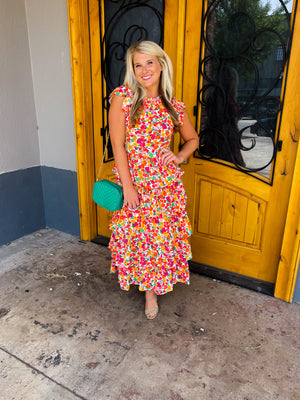 Live out your dream date in this sassy yet classy Dreamy Date Midi Dress! Featuring a round neckline, a floral print, and a tiered bottom, you'll be the talk of the town in this midi length cutie! Plus the back zip up closure for a snug and flattering fit! Perfect for any occasion, it's time to get ready for a night out with your BFFs. Now, let's get our midi on!
