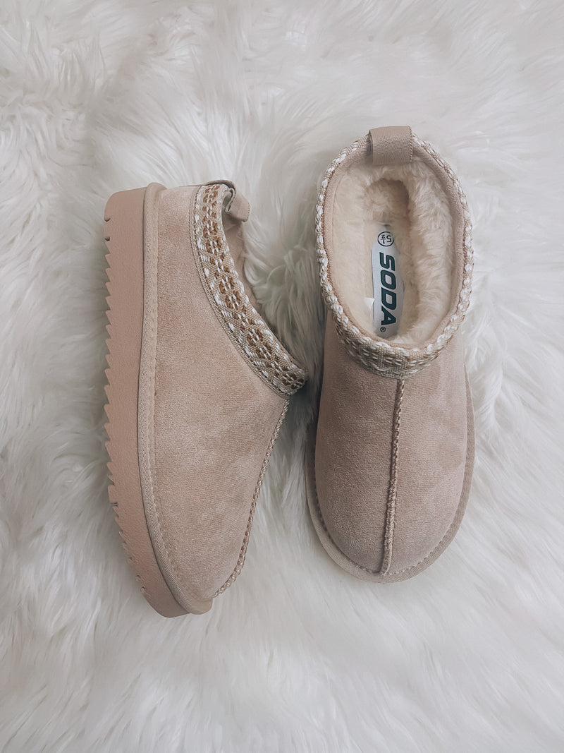 On Cloud Nine Slippers - Beige/Smaller Platform