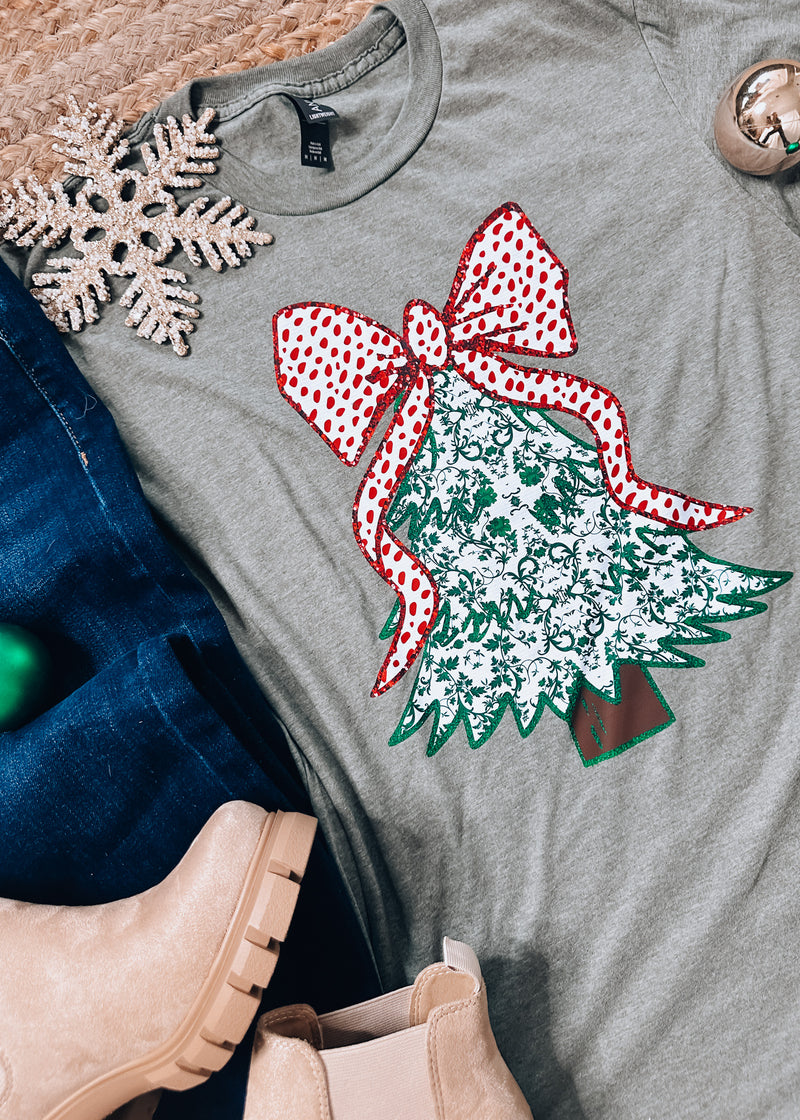 Chic Christmas Tree Graphic Tee (S-2XL)