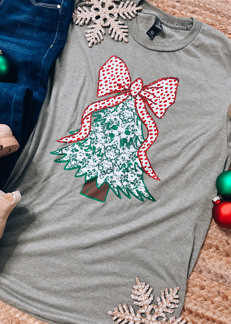 Chic Christmas Tree Graphic Tee (S-2XL)