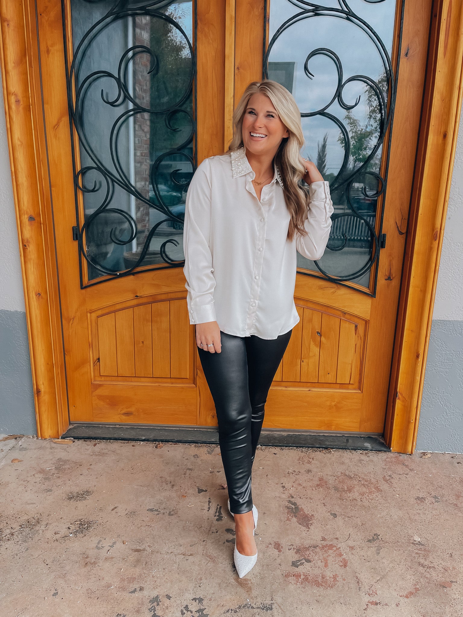 Pearl Collar Button Down Top – The Sassy Owl Boutique