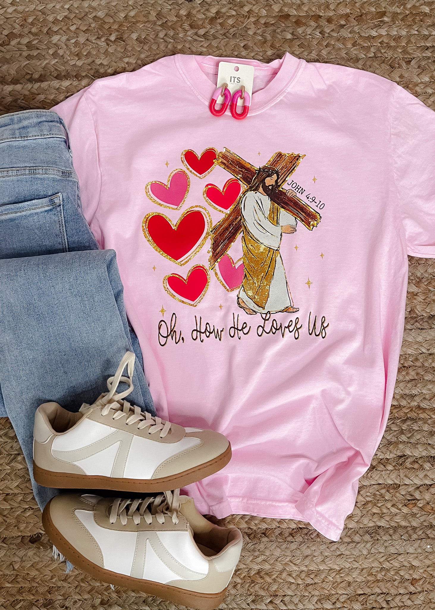 Oh How He Loves Us Graphic Tee (S-2XL)