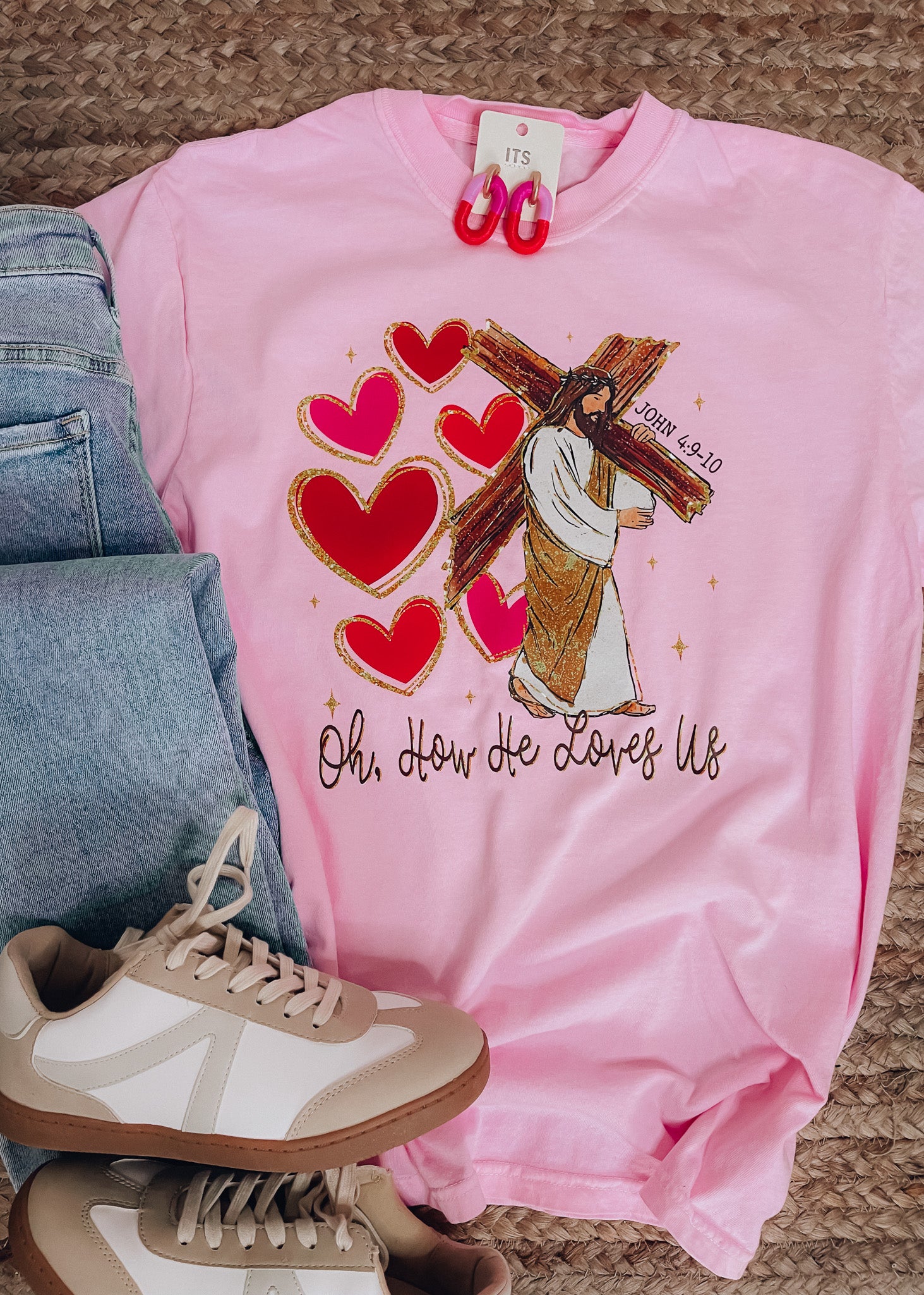 Oh How He Loves Us Graphic Tee (S-2XL)