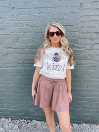 Bee Kind Graphic Tee (S-2XL)