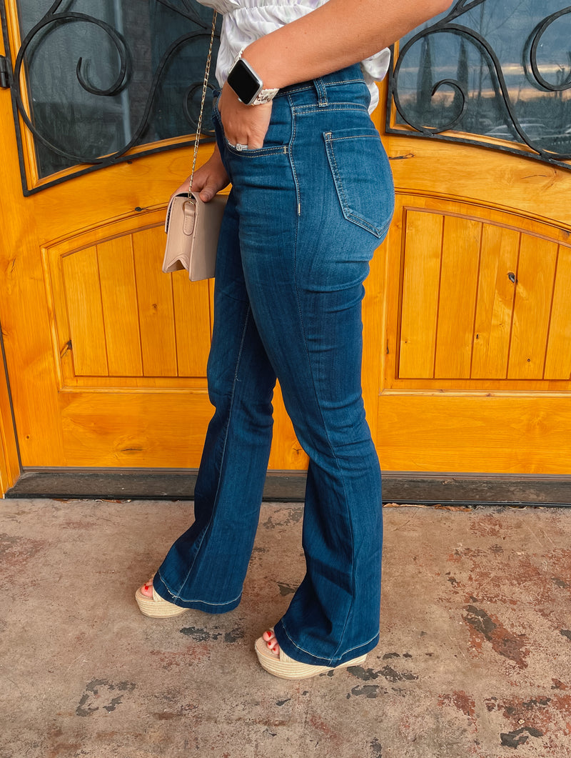 These denim jeans are crafted for maximum comfort and style. The dark wash, flare leg fit, and stretchable material make it perfect for a day of casual or dressy wear. The superior fit and quality materials ensure you will look and feel great.