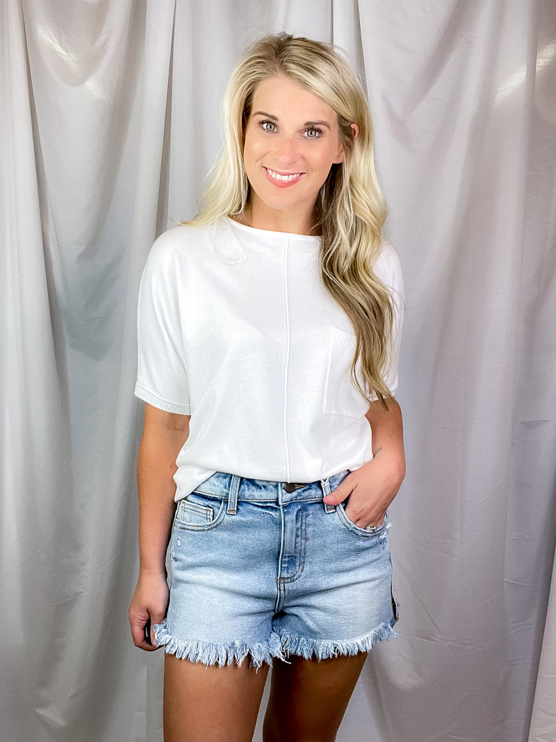 Top features a dreamy soft material, solid base color, short sleeves, round neck line and runs true to size!   Materials:  50% Viscose 28% Polyester  22% Nylon-off white