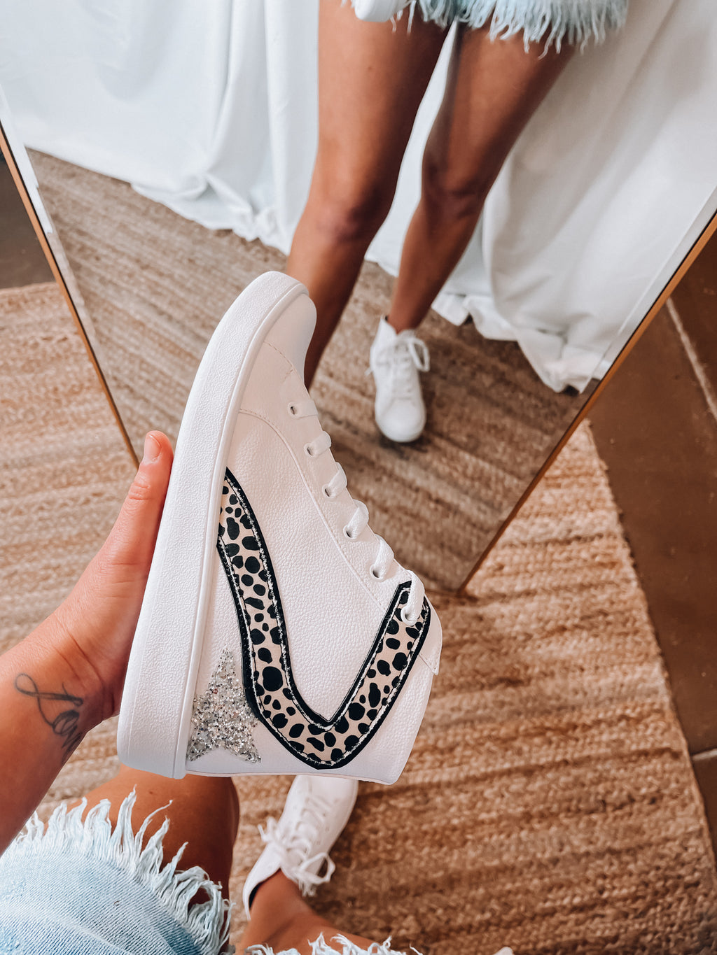 Sneakers feature a leopard siding detail, high top design, lace up detail, memory foam for the most comfort and runs true to size!   *HALF SIZES-size DOWN