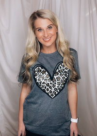 Leopard Heart Tee (S-3XL)