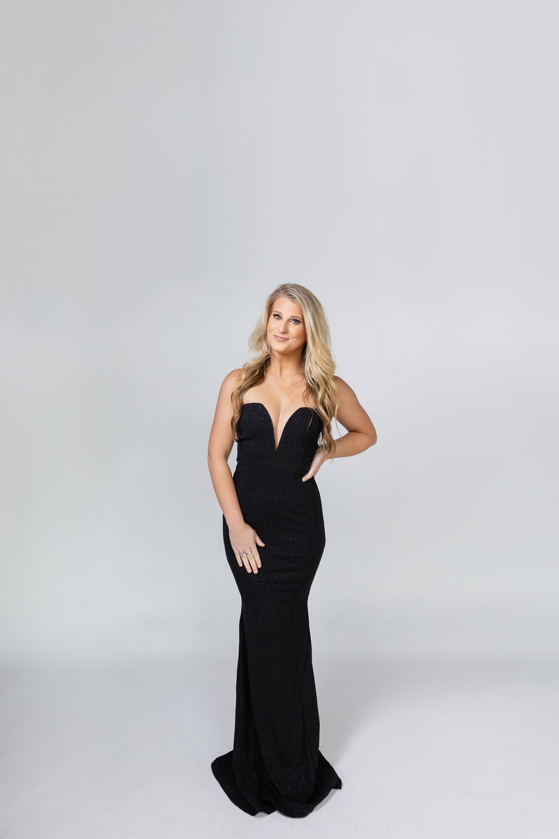 One Last Kiss Maxi Dress- Black