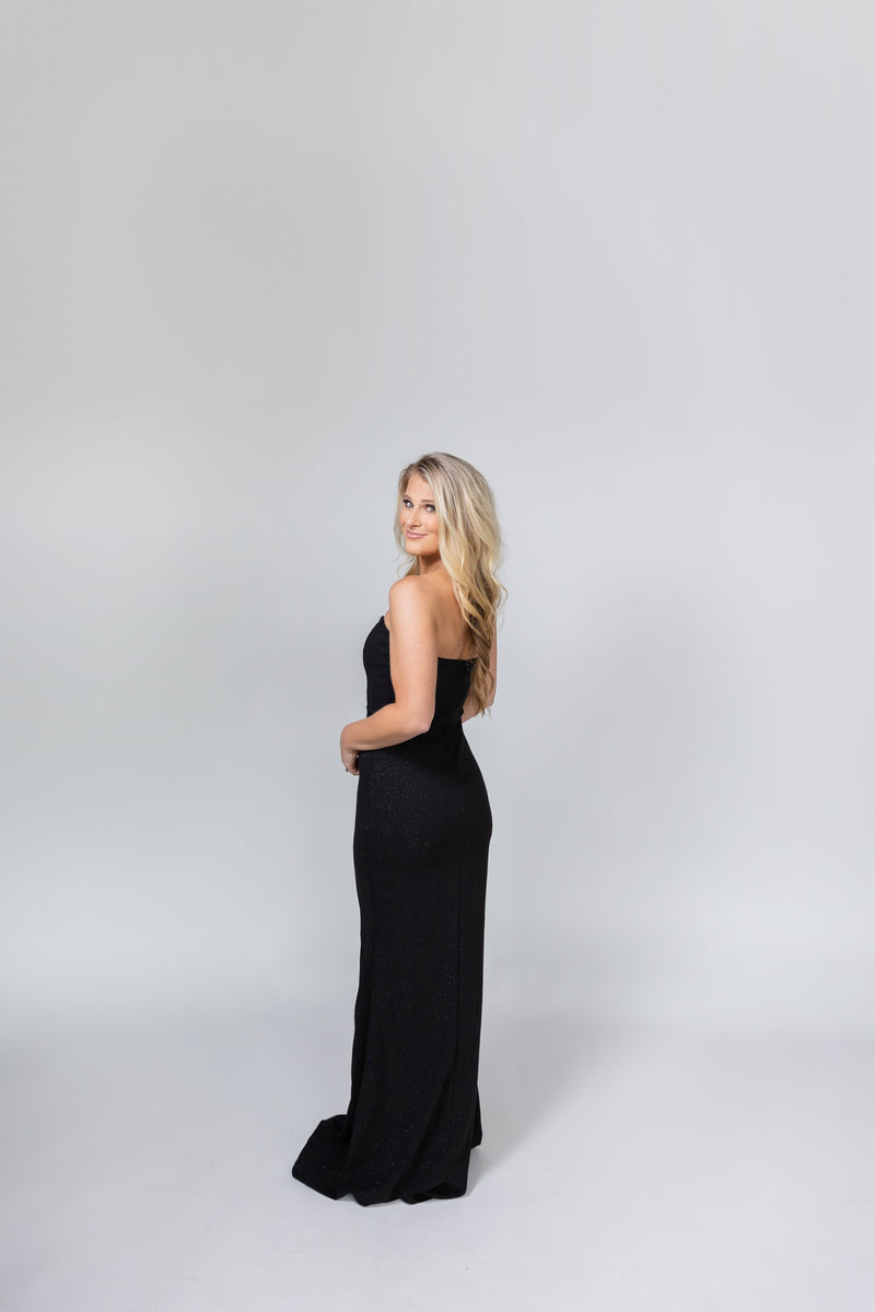 One Last Kiss Maxi Dress- Black