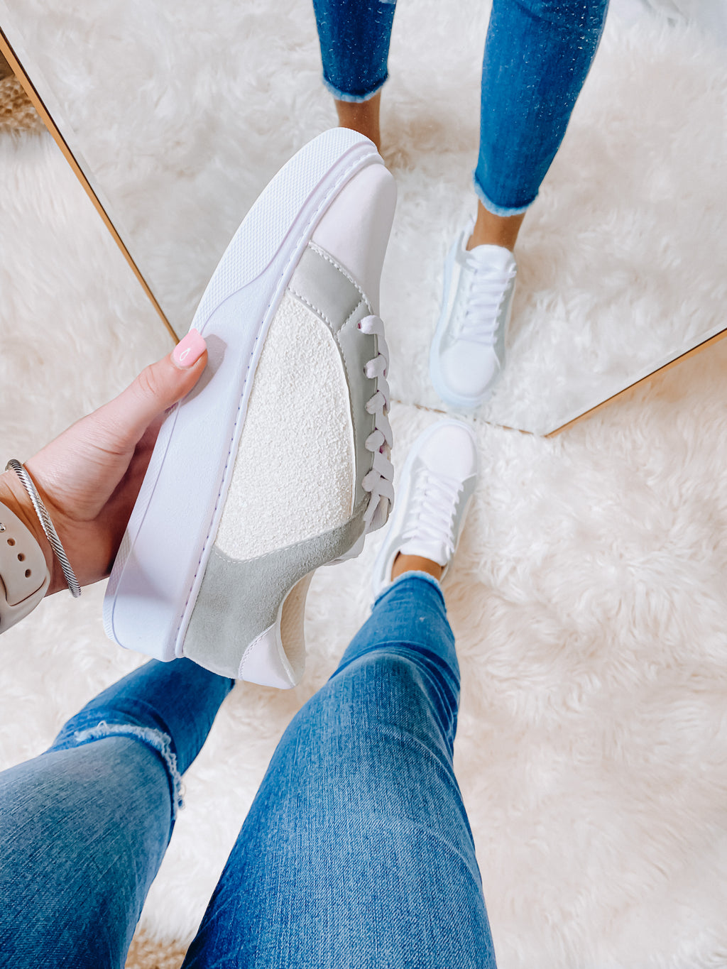 Sneakers feature a lace up detail, padded insole, white bottom, glitter siding, and runs true to size!   *HALF SIZES- have been sizing down*-white